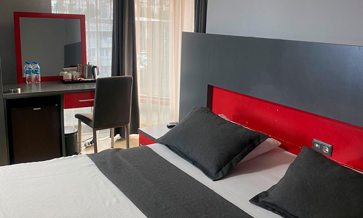 Aile – Deniz Manzaralı